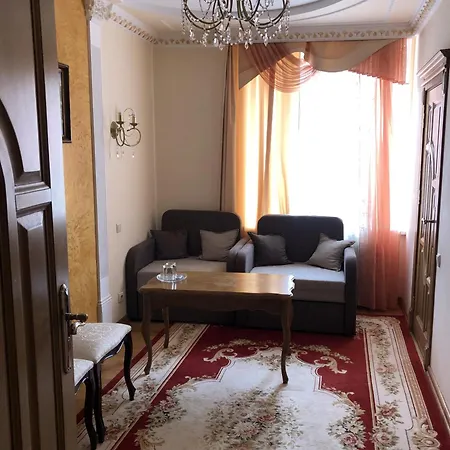 петрос Family *